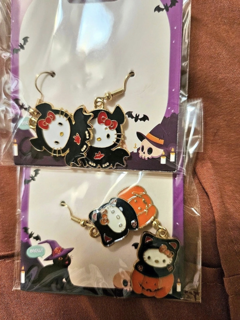Hello Kitty Halloween Earrings Set